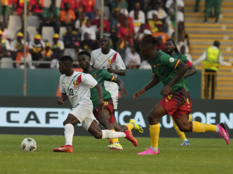 Kamerun samo do boda sa igračem više: Gvineja povela, pa oslabljena sprečila pobedu "lavova"