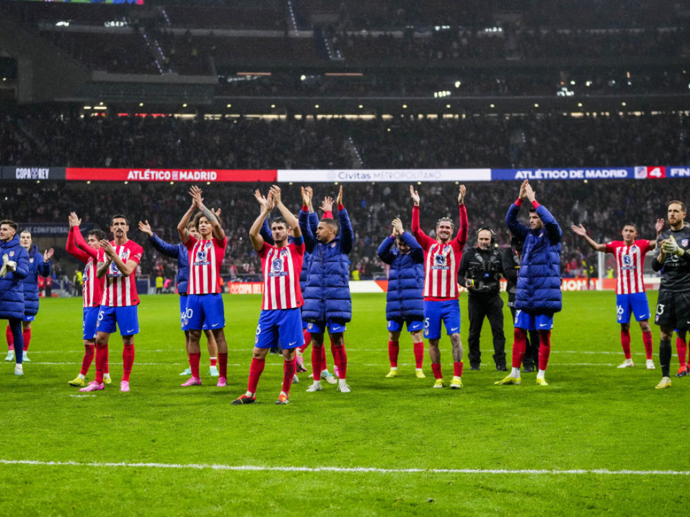 Fudbaleri Atletiko Madrida slave pobedu sa navijačima