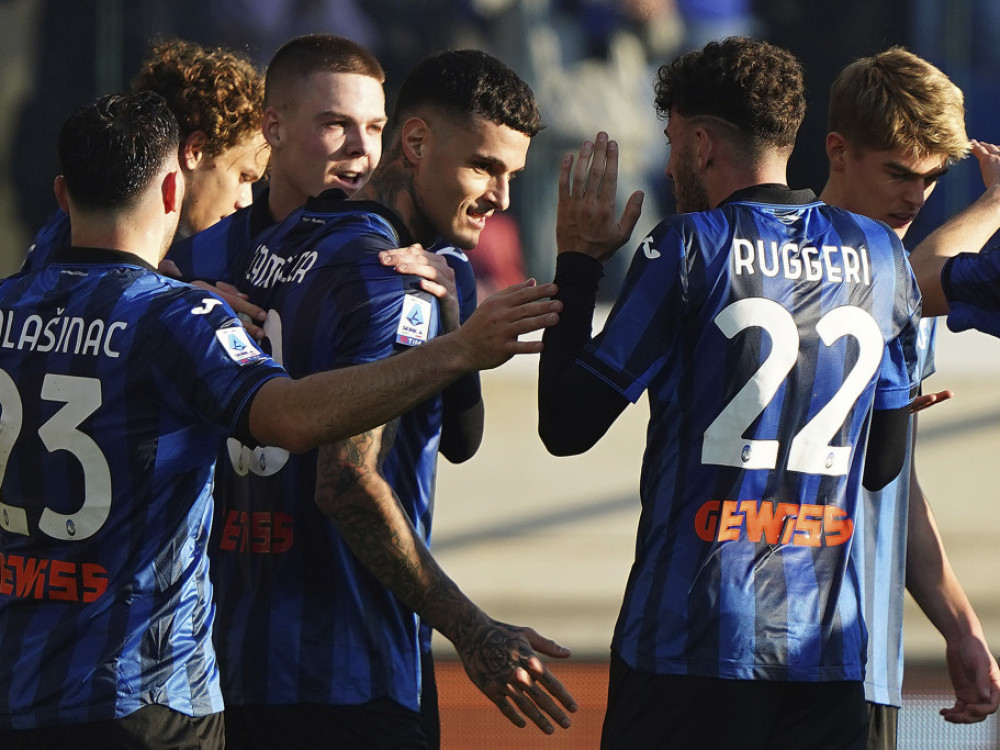 fudbaleri Udinezea proslavljaju gol