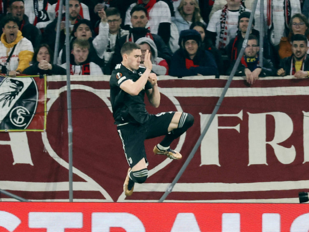 Dušan Vlahović, fudbaler Juventusa, proslavlja jedan od svojih golova