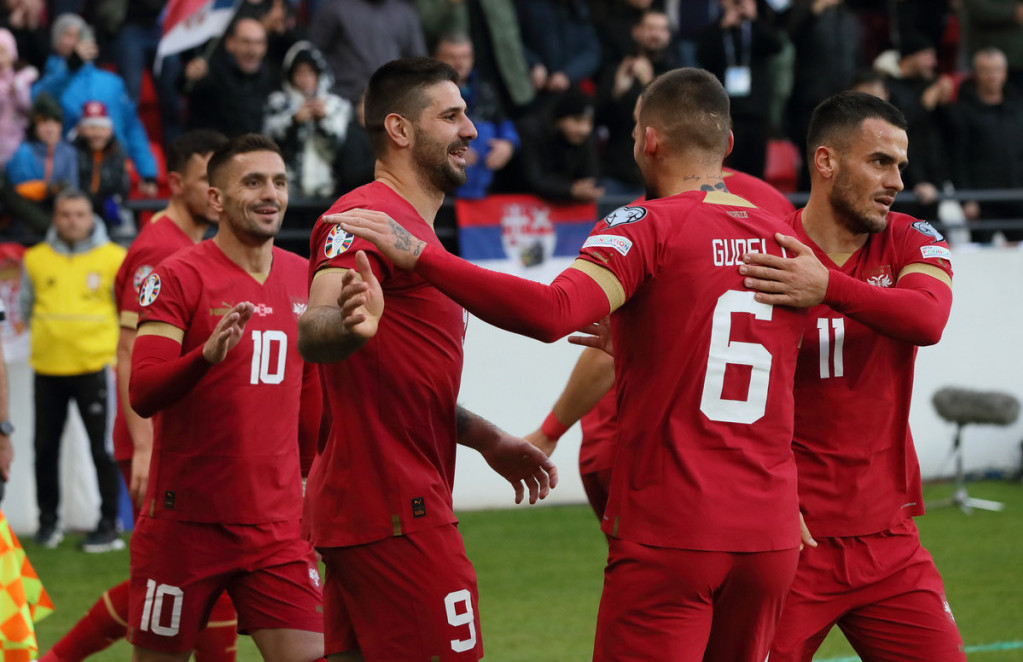 Fudbaleri Srbije se raduju