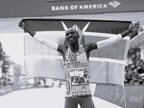 Tužne vesti iz Kenije: Vlasnik svetskog rekorda u maratonu poginuo u saobraćajnoj nesreći