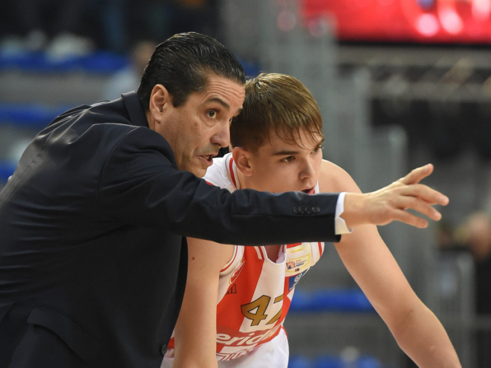 Andrej Kostić u dogovoru sa trenerom Janisom Sferopulosom