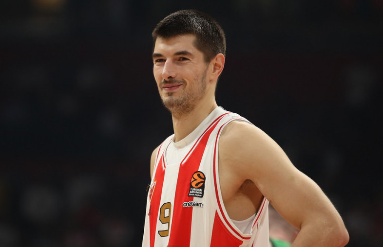 Košarkaš Crvene zvezde Luka Mitrović