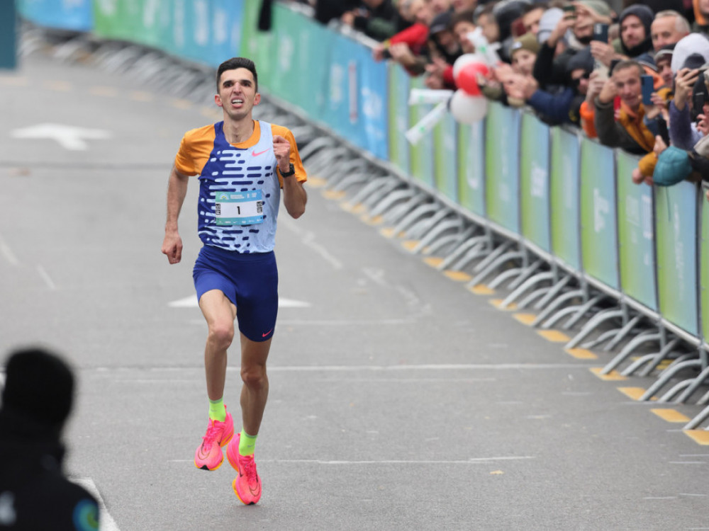 Elzan Bibić, srpski atletičar, trči beogradski polumaraton