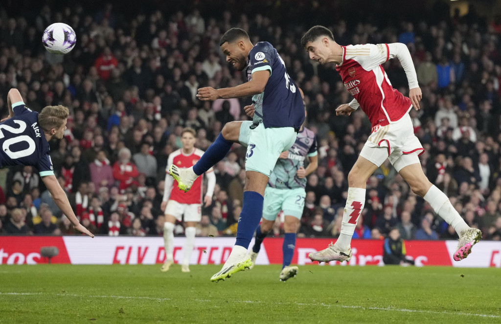 Kai Haverc postiže gol za Arsenal protiv Brentforda