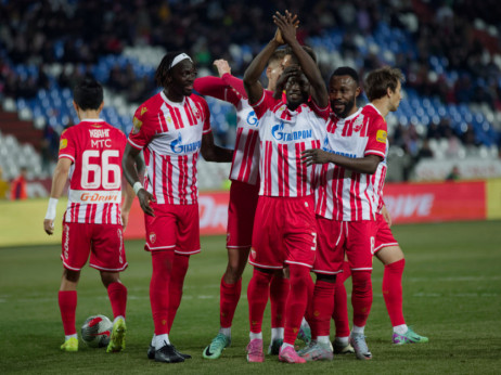 (KRAJ) Crvena zvezda - Radnički 1923, 5:0 : Crveno-beli "izrešetali" Kragujevčane i dodatno pobegli Partizanu