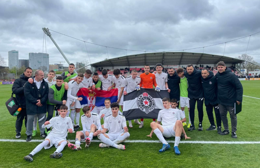 kadetska postava FK Partizana na turniru u Holandiji