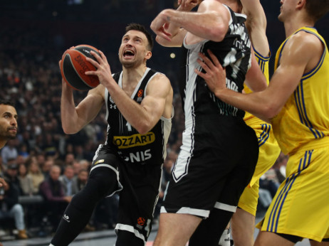 Partizan ubedljiv u Berlinu: Alba nemoćna pred "parnim valjkom", ali plasman u plej-in ne zavisi samo od crno-belih