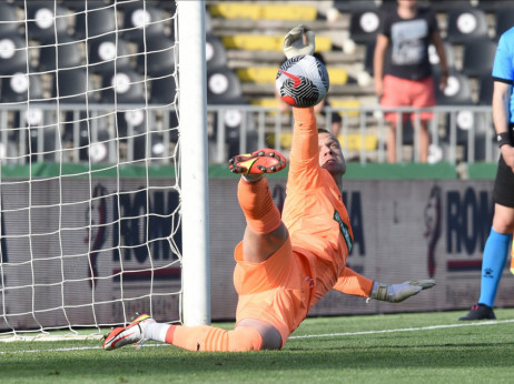 (VIDEO) Jovanović odbranio tri penala i odveo Partizan u polufinale Kupa Srbije