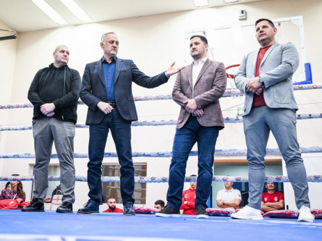 Ministar sporta Zoran Gajić posetio je danas trening seniorske boks selekcije Srbije