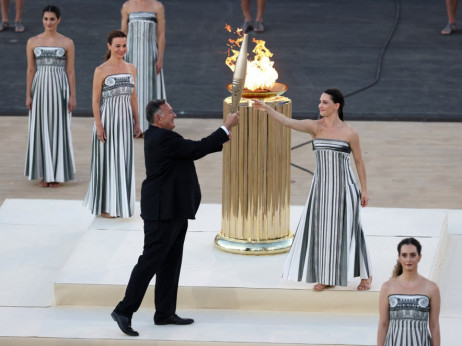 Olimpijski plamen započeo putovanje iz Athene prema Parizu