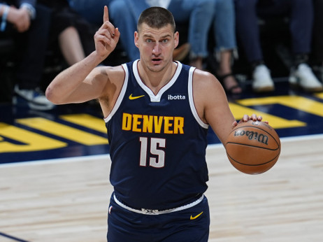 Jokić u NBA eliti, među 10 svih vremena: Srbin treći put MVP regularnog dela