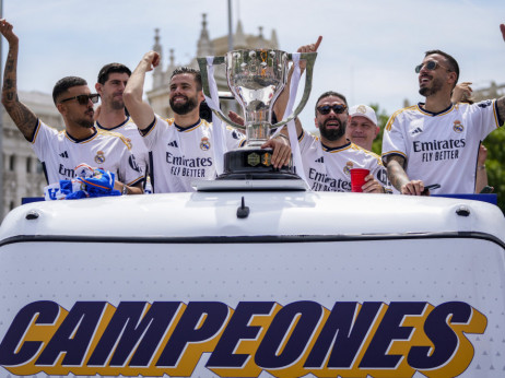 Fudbaleri Rea Madrida na ulicama španske prestonice proslavili šampionsku titulu La Lige