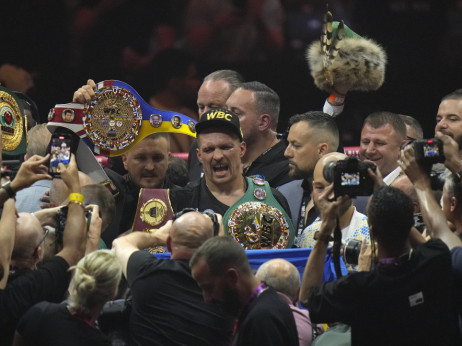 Usiku pripala borba veka: Ukrajinac savladao Fjurija i postao apsolutni šampion sveta