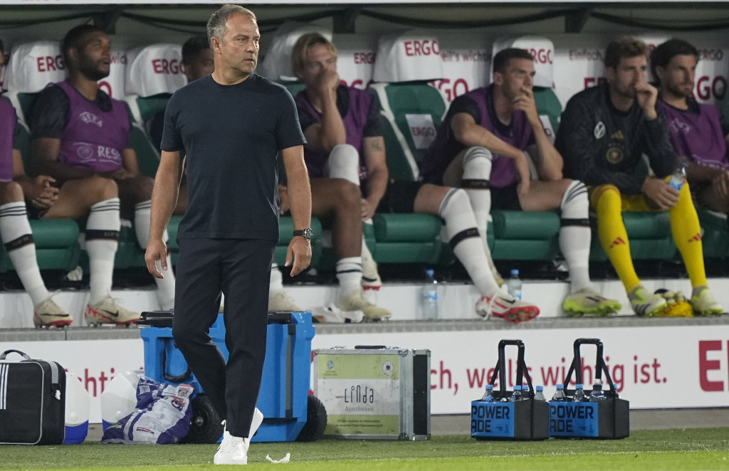 Hansi Flik, trener Barselone, oprezen pred revanš sa Benfikom