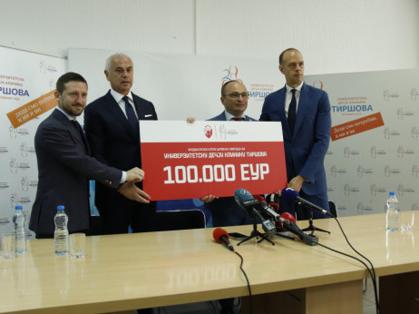 Fudbalski klub Crvena zvezda donirao je 100 hiljada evra dečijoj klinici u Tiršovoj