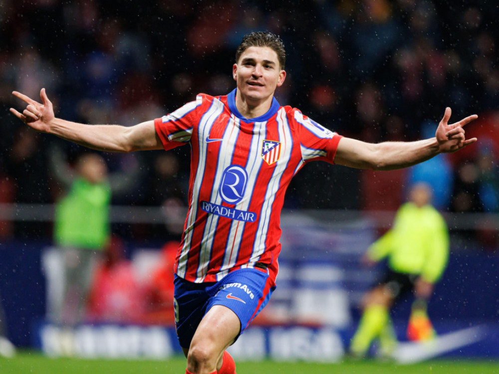 Hulijan Alvarez, napadač Atletika