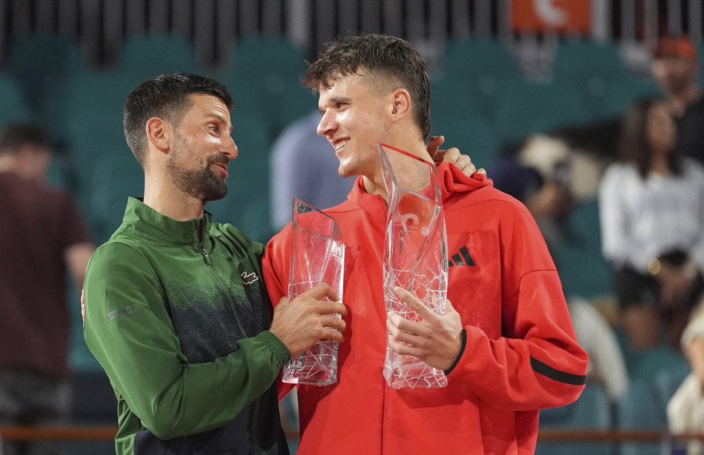 Novak Đoković i Jakub Menšik nakon finala u Majamiju