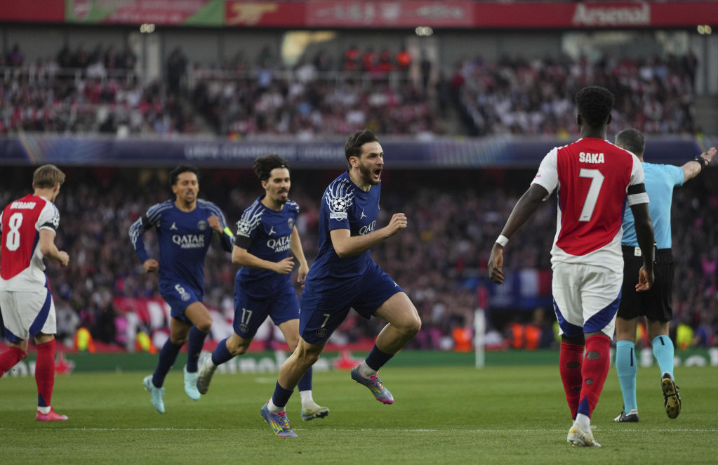 Fudbaleri PSŽ-a na meču protiv Arsenala