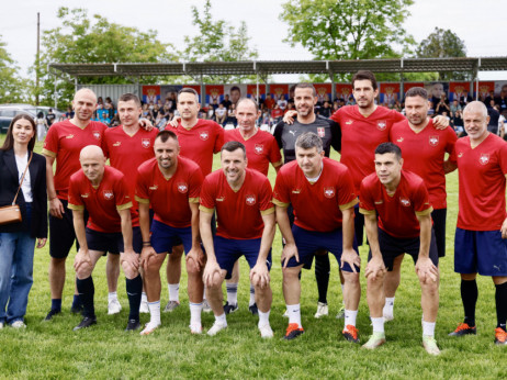 Fudbalske legende u čast stradalih u masakru: Ilić, Lazetić, Tošić, Duljaj... odigrali memorijalni meč u Malom Orašju