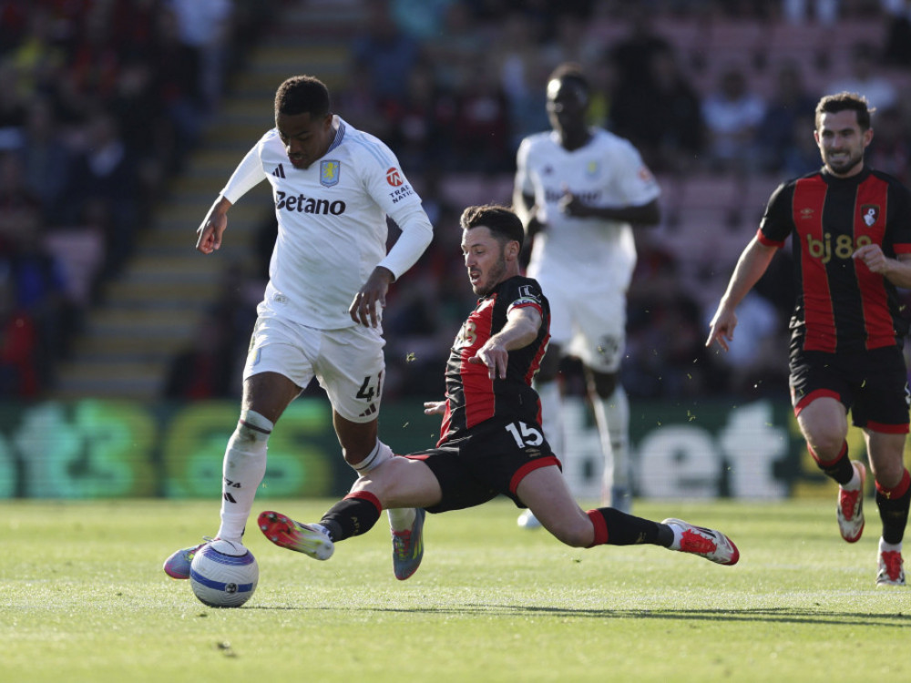 Fudbaleri Aston Vile i Bornmuta, na utakmici 36. kola Premijer lige