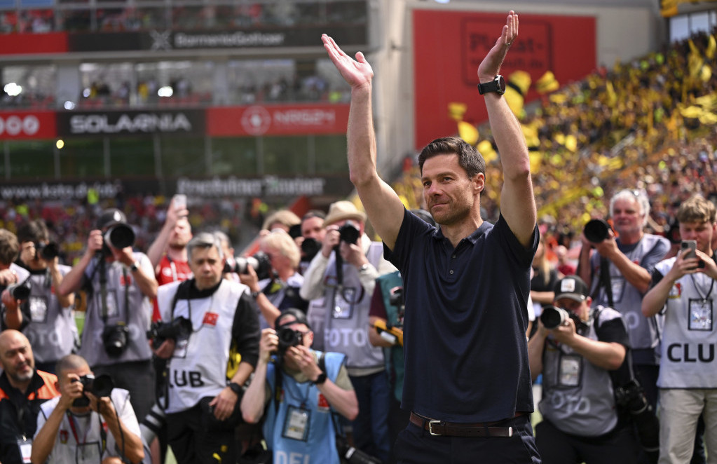 Čabi Alonso se juče oprostio od navijača Bajera