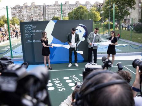 Novak Đoković sa sponzorom otvorio teniski teren u Beogradu