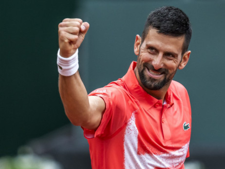 Đoković: Najbolji tenis posle polomljenog reketa!