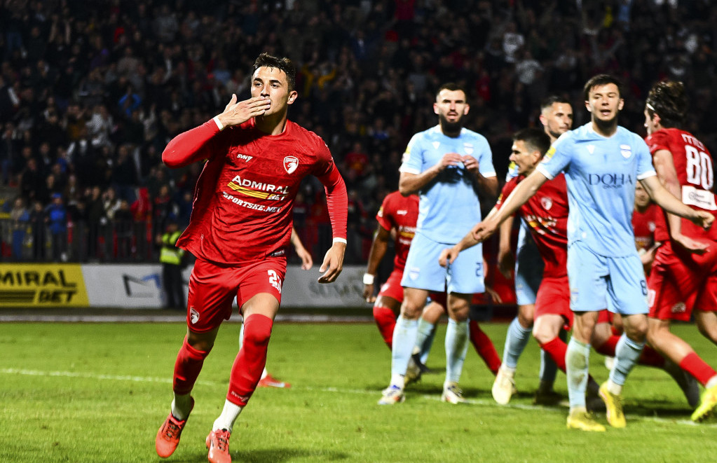 Bojan Adžić (Radnički 1923) slavi gol protiv Novog Pazara