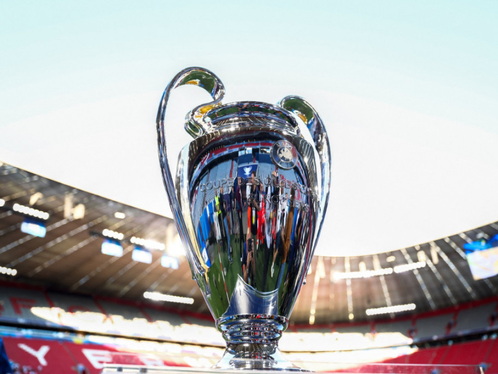 Trofej Lige šampiona, za koji se bore PSŽ i Inter