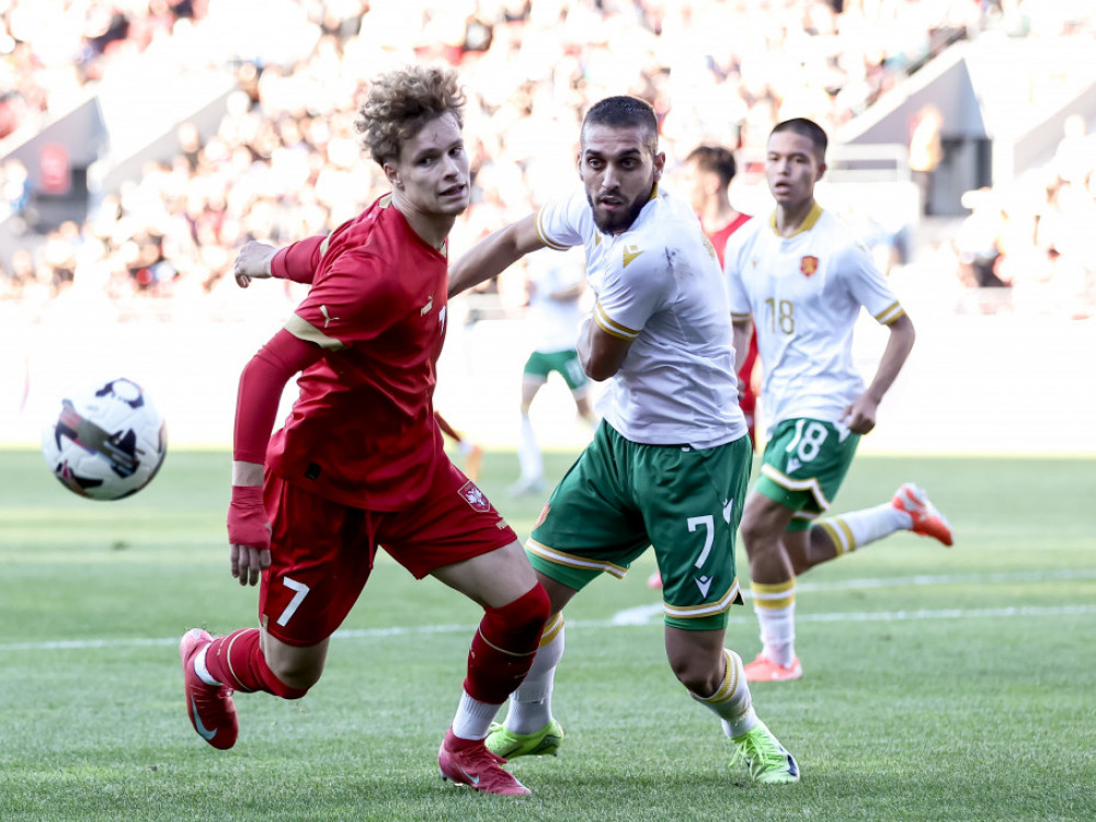Lazar Jovanović u duelu sa igračima iz Bugarske
