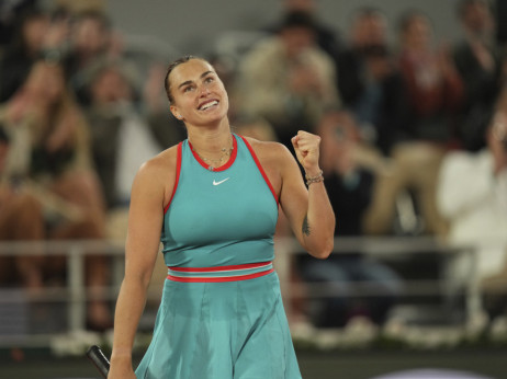 Kraj Igine vladavine u Parizu: Sabalenka slavila protiv Poljakinje i čekirala kartu za finale