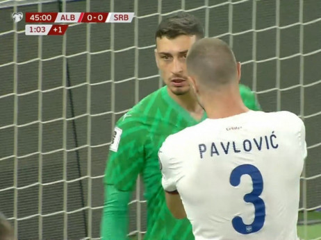 (VIDEO) Fantastični Petrović: Golman Srbije odbranio penal Manaju