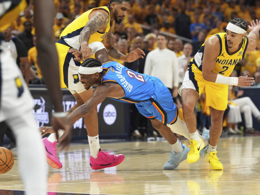 Šej Gildžes-Aleksander na četvrtoj utakmici finala NBA lige protiv Indijane