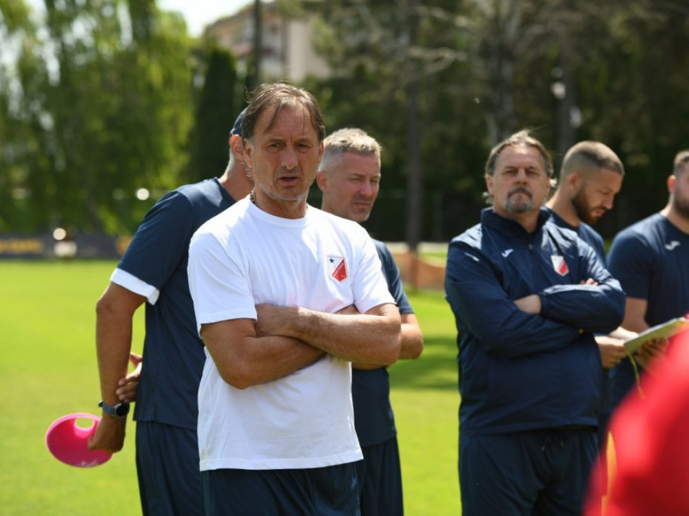 Miroslav Tanjga sa igračima