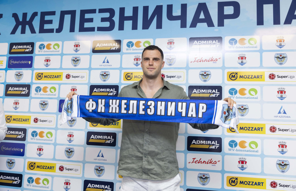 Sava Petrov na promociji u Železničaru