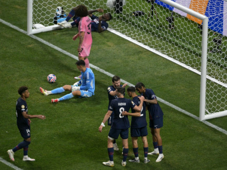 Pari Sen Žermen strojevim korakom u svetskih Top 8: Mesijev Inter pod "čizmom" moćnih "svetaca"