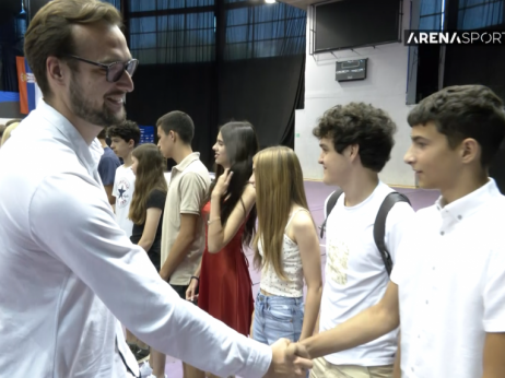 Arena Channels group podelila priznanja najboljim osnovcima i srednjoškolcima na Novom Beogradu