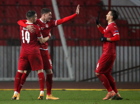 Dok Luka Jović vaga, Veljko Paunović dovodi drugog reprezentativca Srbije