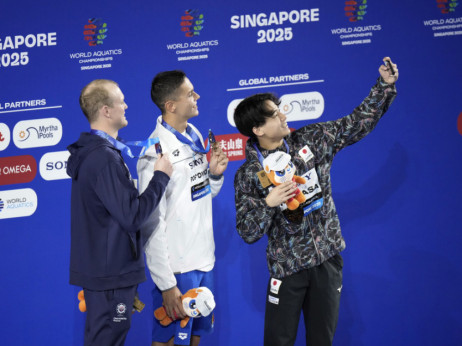 David Popovići osvojio zlatnu medalju na 200 metara slobodno na SP
