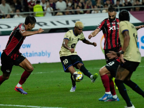 Đekereš debitovao u porazu Arsenala, Barsa brojala do sedam, a Milan do devet
