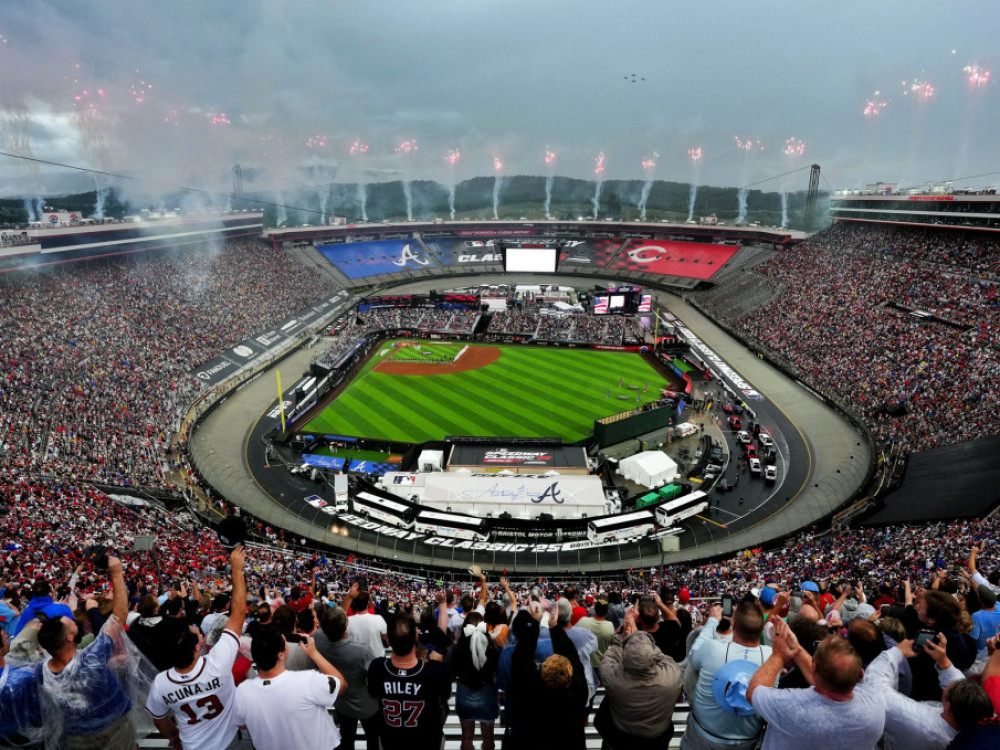 Dva u jedan: Bejzbol teren unutar NASCAR staze