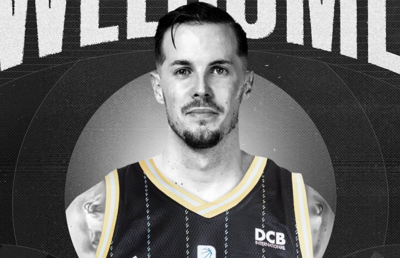 Tomas Ertel u dresu Asvela