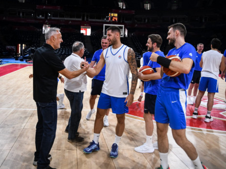Ministar Gajić posetio košarkaše Srbije pred duel sa Slovenijom: Naklon što ste izabrali da igrate za reprezentaciju ...