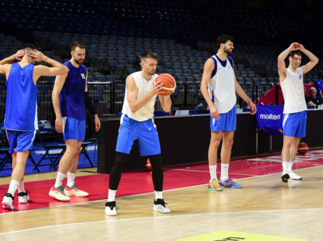 Aleksa Avramović se raduje duelu sa Slovenijom: Svaki put smo se vraćali sa medaljom posle meča u Beogradu ...