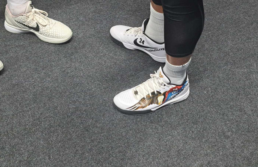 Patike Stefana Jovića na Eurobasketu