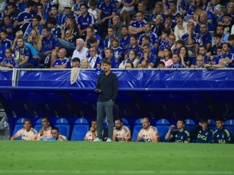 Veljku Paunoviću se smeši brk, Ovijedo na nogama: Prva povratnička La Liga pobeda