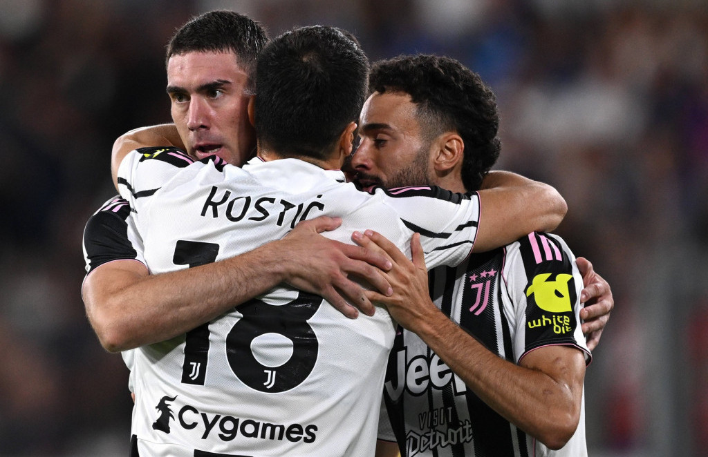 Dušan Vlahović i Filip Kostić slave gol