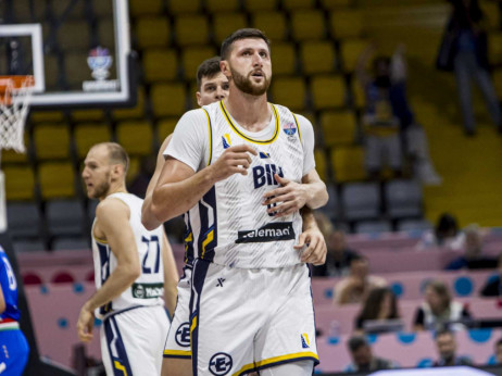 Nurkić ima rešenje za Janisa: Generalno, on je očajan protiv takvih odbrana